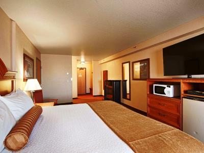 Western Bidarka Hotel 3*